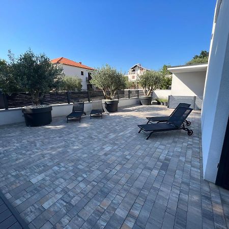 Apartmani Kumenat Biograd Na Moru Exterior photo