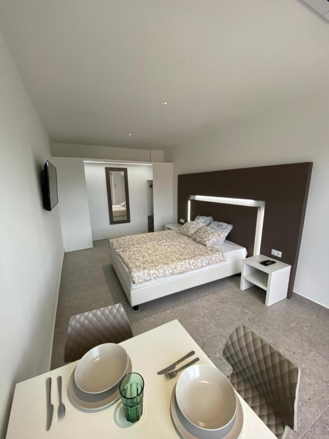 Apartmani Kumenat Biograd Na Moru Exterior photo