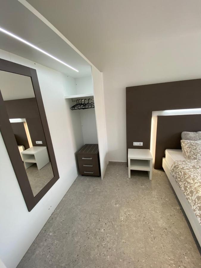 Apartmani Kumenat Biograd Na Moru Exterior photo