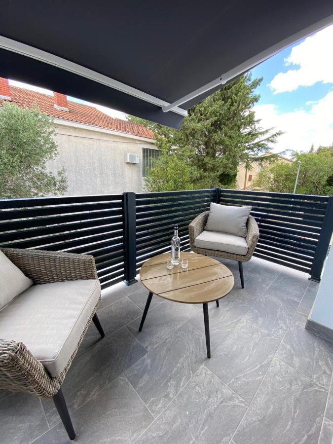 Apartmani Kumenat Biograd Na Moru Exterior photo