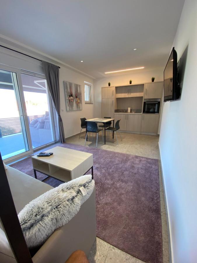 Apartmani Kumenat Biograd Na Moru Exterior photo