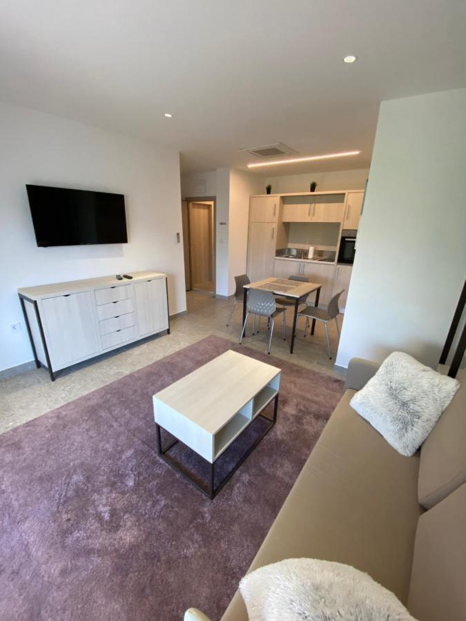 Apartmani Kumenat Biograd Na Moru Exterior photo