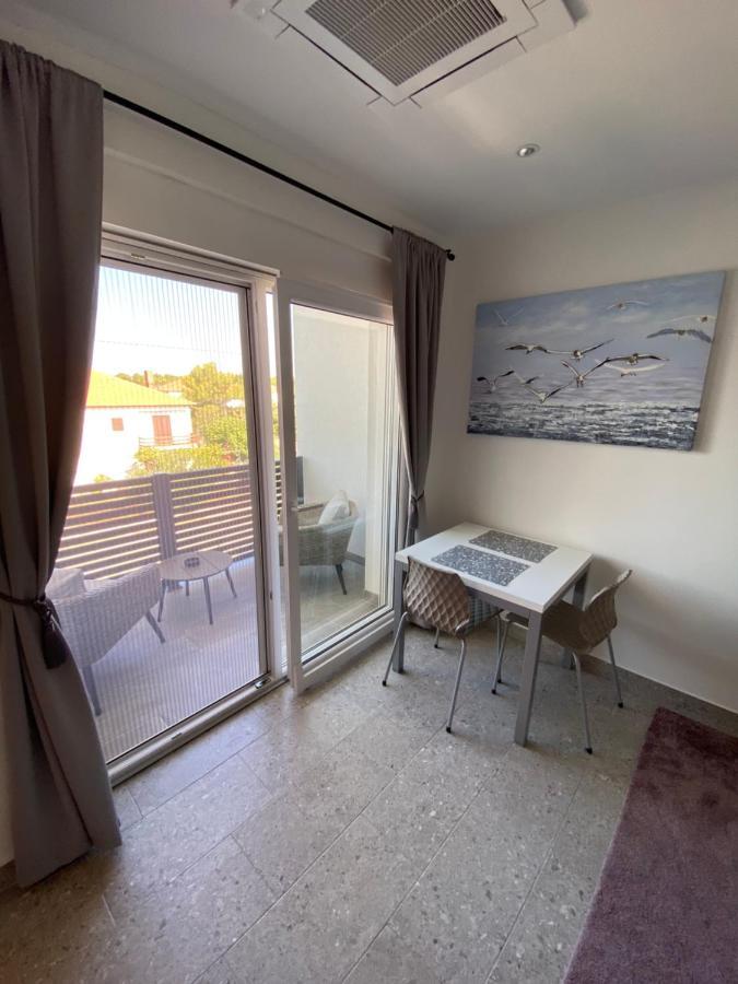 Apartmani Kumenat Biograd Na Moru Exterior photo