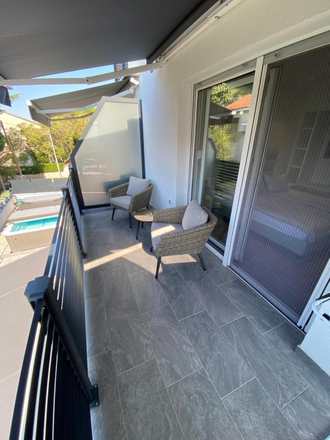 Apartmani Kumenat Biograd Na Moru Exterior photo