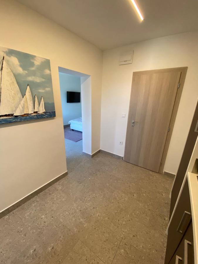 Apartmani Kumenat Biograd Na Moru Exterior photo